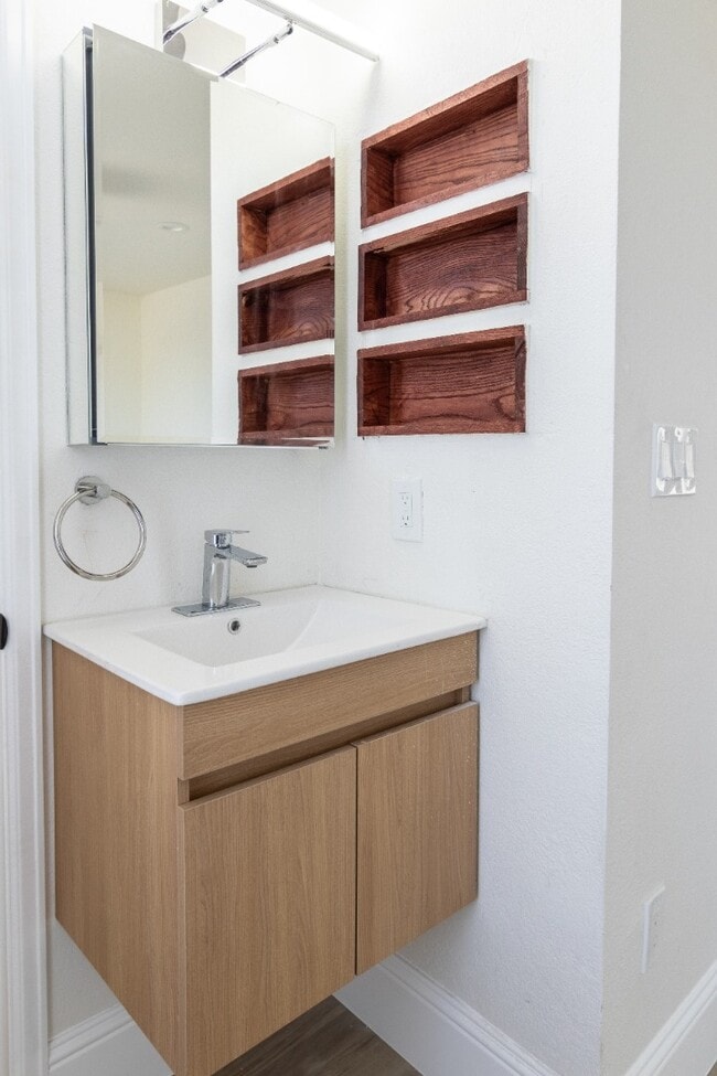 Building Photo - Stunning Remodeled Patio Home in Baker – 3...