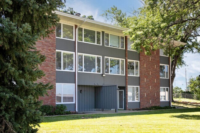 Building Photo - Amazing 2-Bedroom Apartment in Millard!