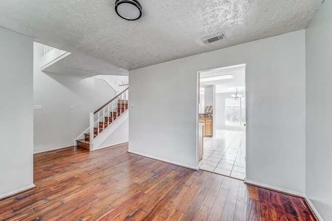 Building Photo - 1916 Woodland Hills Dr