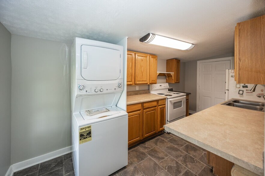 Building Photo - 3012 E Minnesota St