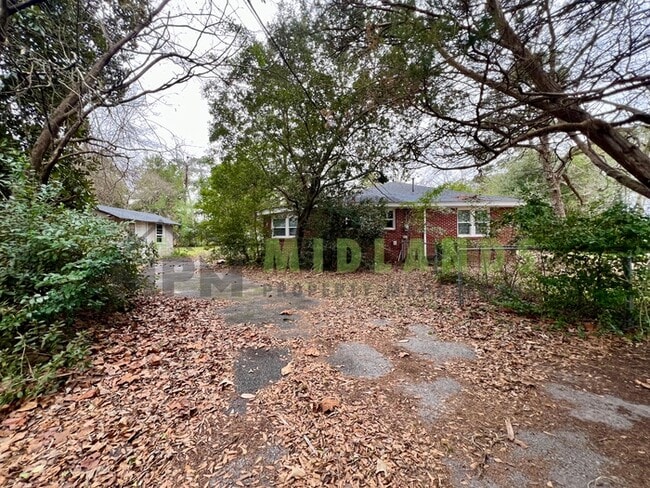 Building Photo - 1348 Ramblin Rd