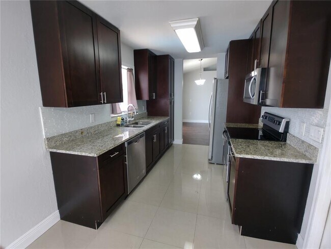 Building Photo - 709 Chilt Dr