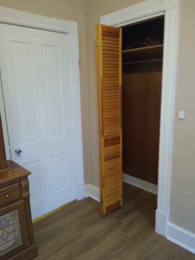 Building Photo - 47 Continental Ave