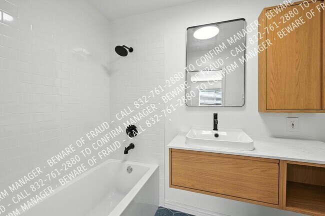 Building Photo - 525 Salem Dr