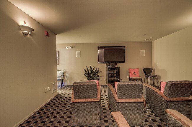 Building Photo - Top floor corner one-bedroom in the heart of it all, don't miss out, tour today!