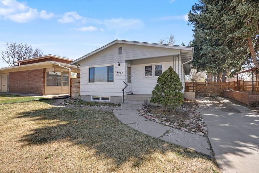 Building Photo - 2215 N Wahsatch Ave