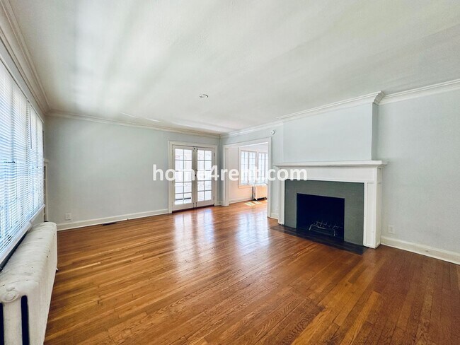 Building Photo - First Level Condo, Just Off the Plaza with...
