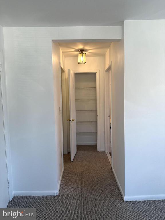 Building Photo - 102 Sequoia Ct