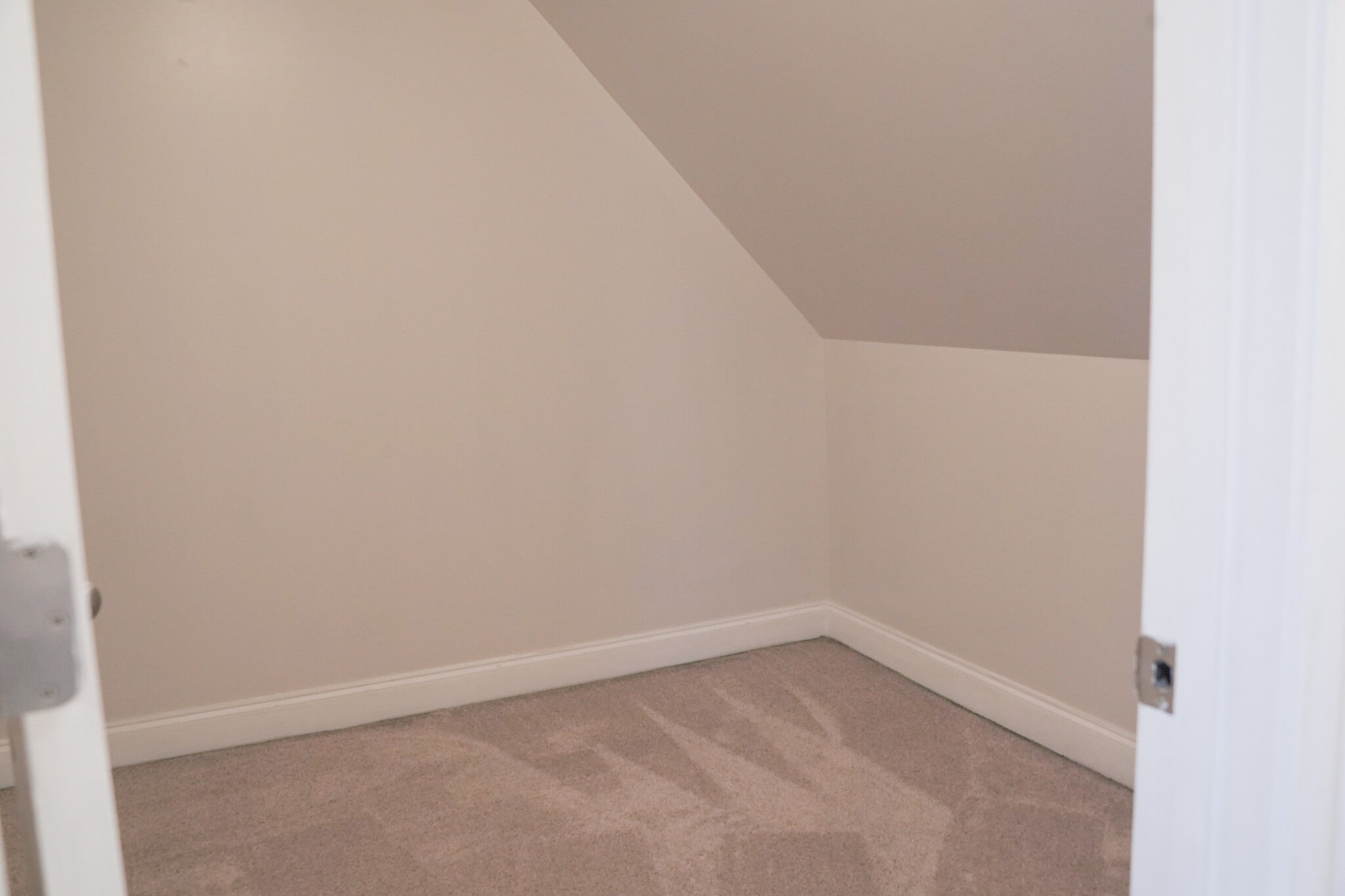 Bonus Room Reading Nook (8x9) - 393 Hays Blvd