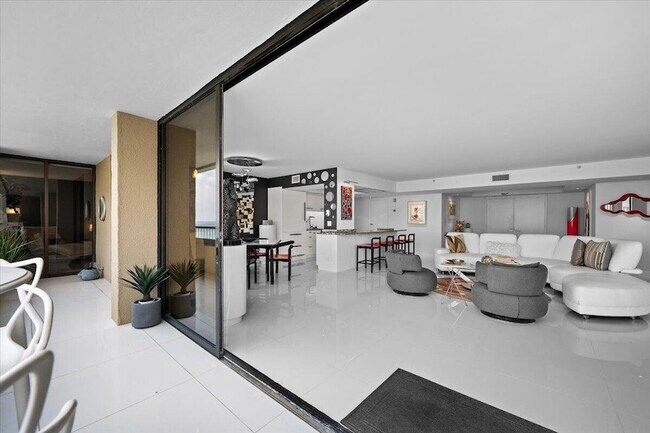 Building Photo - 5280 N Ocean Dr
