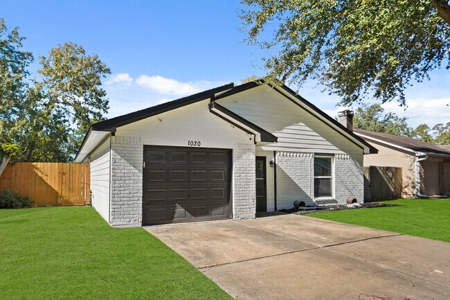 Building Photo - 1030 Grand Jct Dr