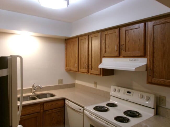 Building Photo - 222 S Ten Broeck St