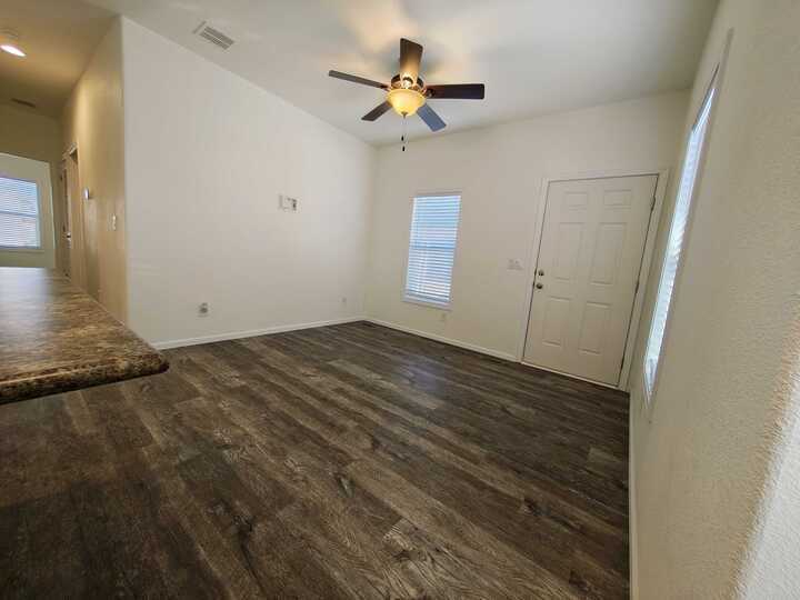 Building Photo - 16005 N 32nd St