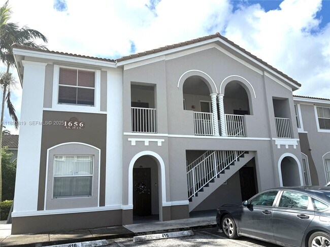 Building Photo - 1656 SE 29th Ct