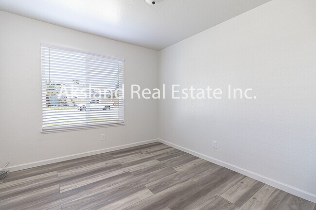 Building Photo - 5124 Tewkesbury Way