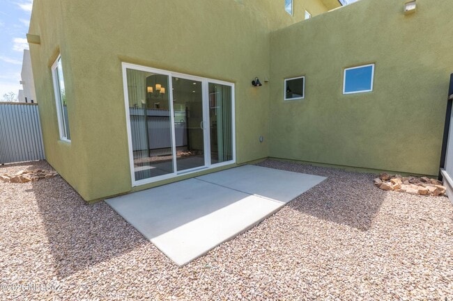 Building Photo - 1300 N Rook Ave