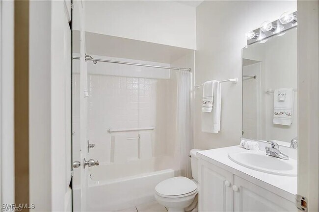 Building Photo - 14801 Park Lake Dr