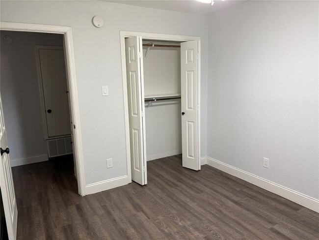 Building Photo - 3109 Plantation Rd