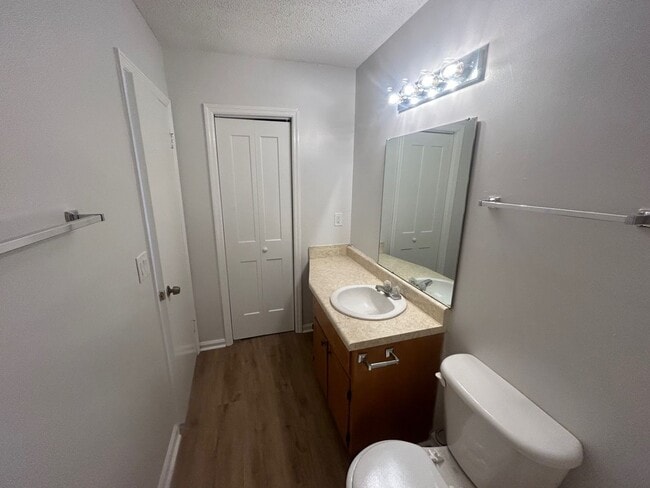 Building Photo - West Columbia Townhome in Stratford Place