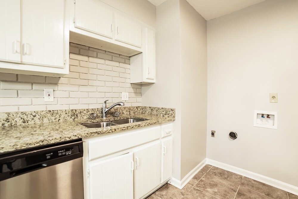 Building Photo - 4381 Crescent Park Dr