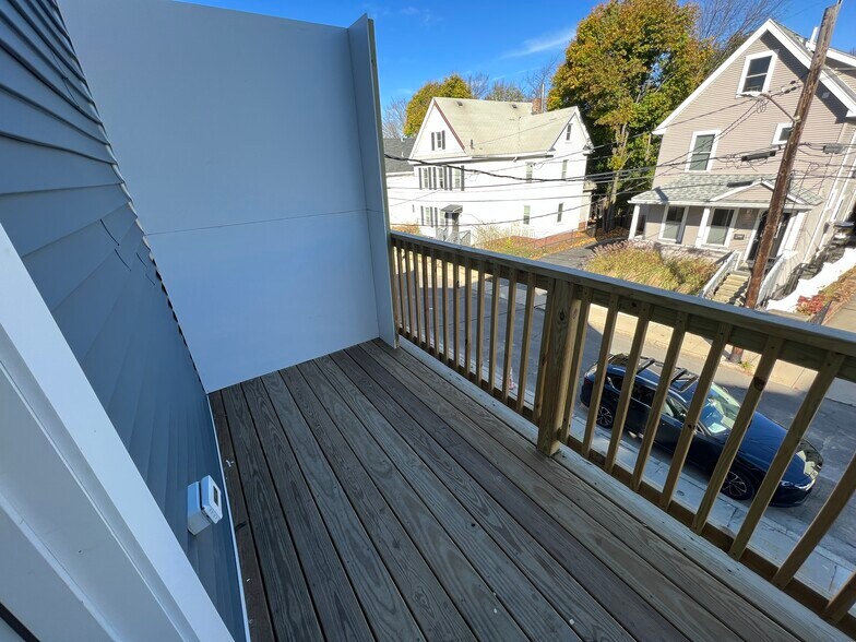 Building Photo - 29 Alpine St