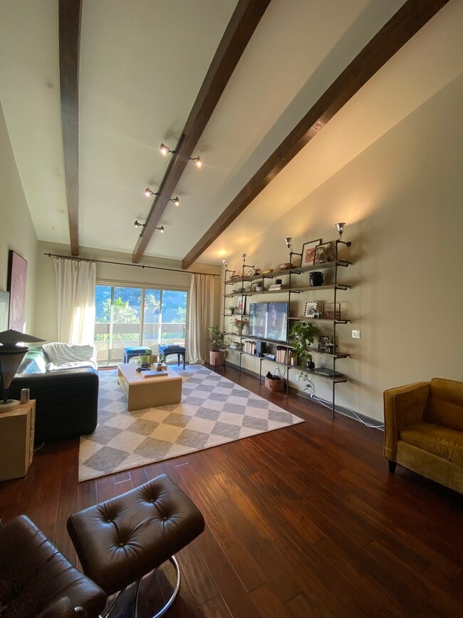 Building Photo - 2700 Cahuenga Blvd E