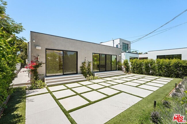 Building Photo - 5126 Lindley Ave