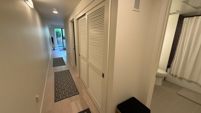 Building Photo - Epic REA: Fantastic Potrero Hill Modern 1 BR, 1 BA Condo