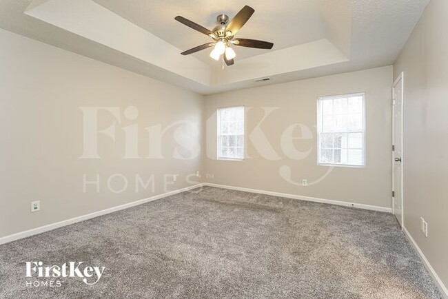 Building Photo - 940 Londonderry Dr