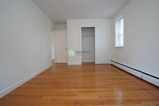 Building Photo - 14 Marion St