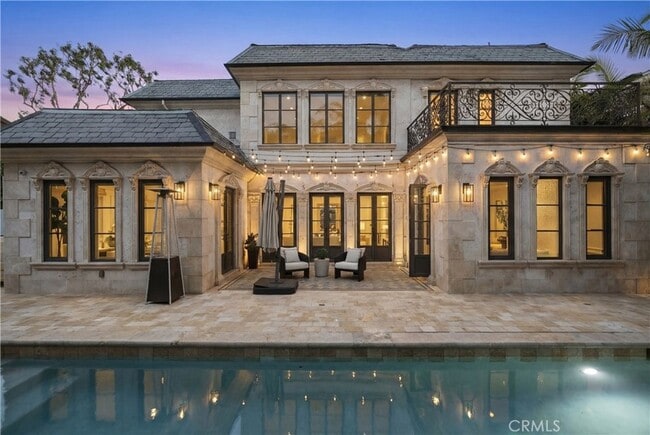 Building Photo - 2027 Santiago Dr