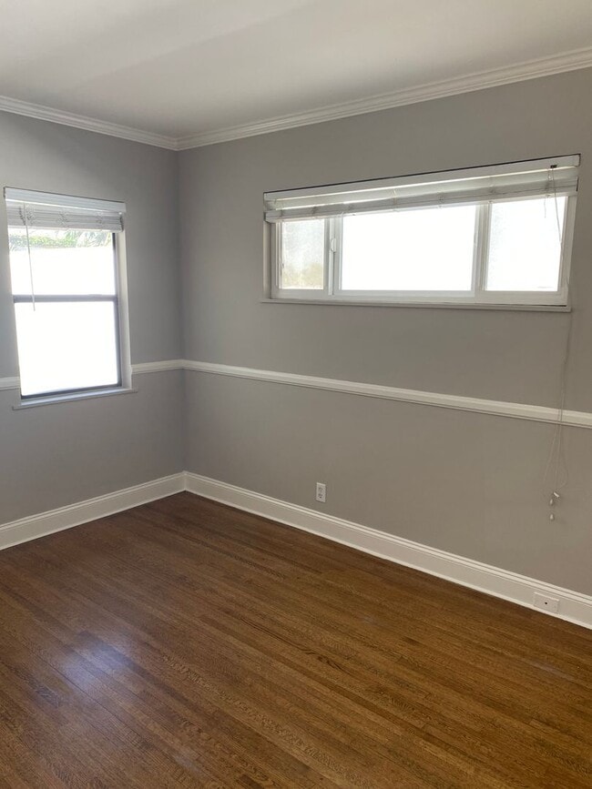 Building Photo - Beautiful Home in the Ventura Foothills