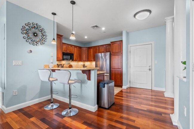 Building Photo - Groddg