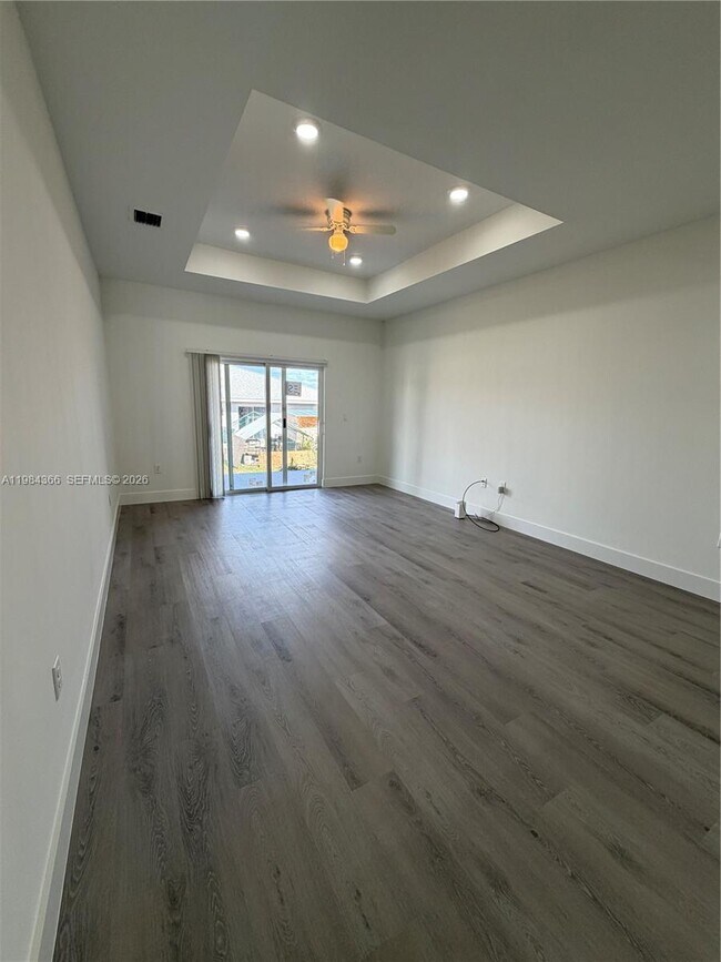 Building Photo - 721 Ivan Ave S