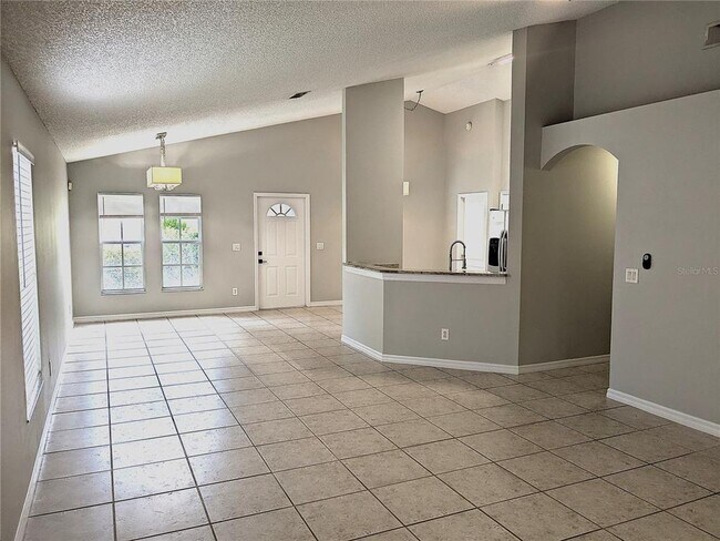 Building Photo - 1040 Cherry Valley Way