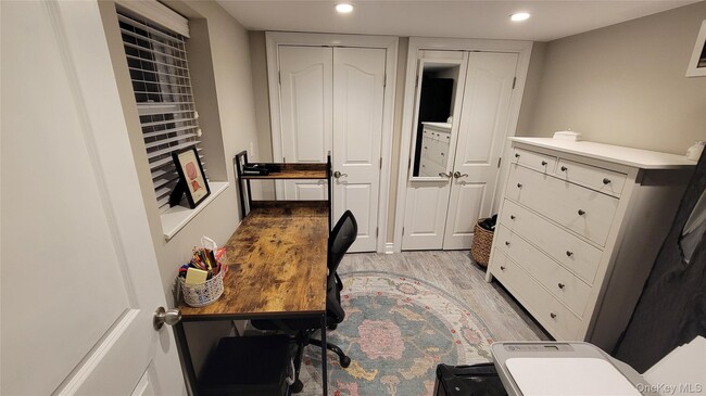 Building Photo - 85 Mohawk Ave