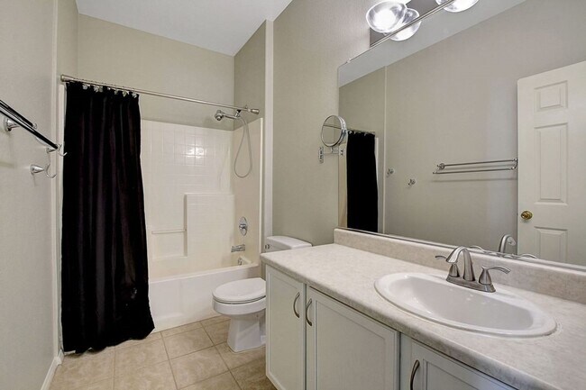 Building Photo - 716 Peachy Canyon Cir