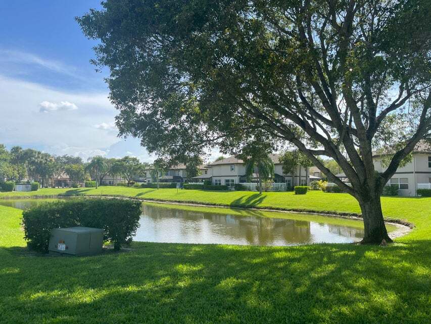 Building Photo - 7 Amherst Ct