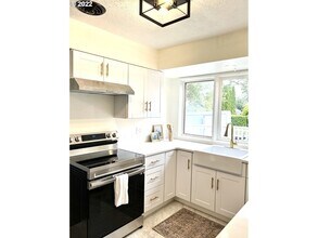 Building Photo - 4789 SE Ada Ln