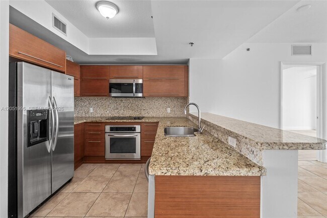 Building Photo - 2681 N Flamingo Rd