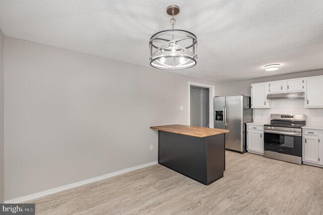 Building Photo - 125 Cumberland Cir