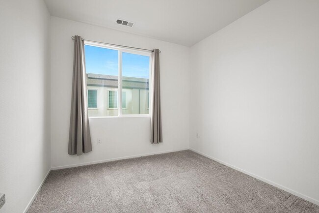 Building Photo - 5495 Seacliff Pl