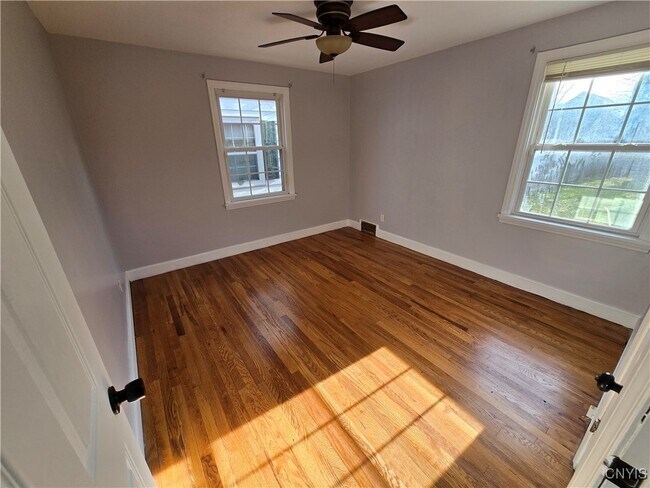 Building Photo - 532 Orwood Pl