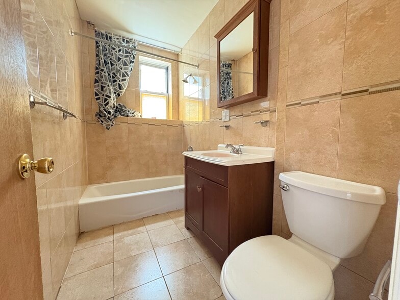 894 Kennedy Blvd 42 - 898 Kennedy Blvd