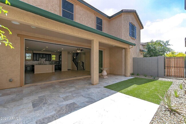 Building Photo - 4634 E Tierra Buena Ln