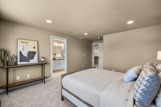 Building Photo - Brand New Stunning 3 Bed/2.5 Bath Townhouse-Old Farm District