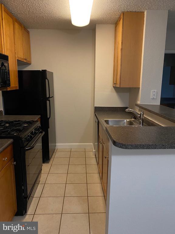 Building Photo - 75 S Reynolds St