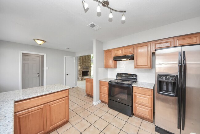 Building Photo - 115 Squires Bend