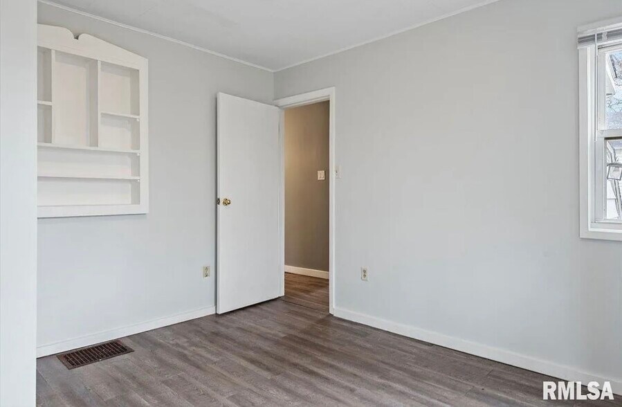 Building Photo - 1127 N 6th St