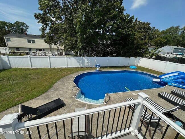 Building Photo - 18 Branch Rd